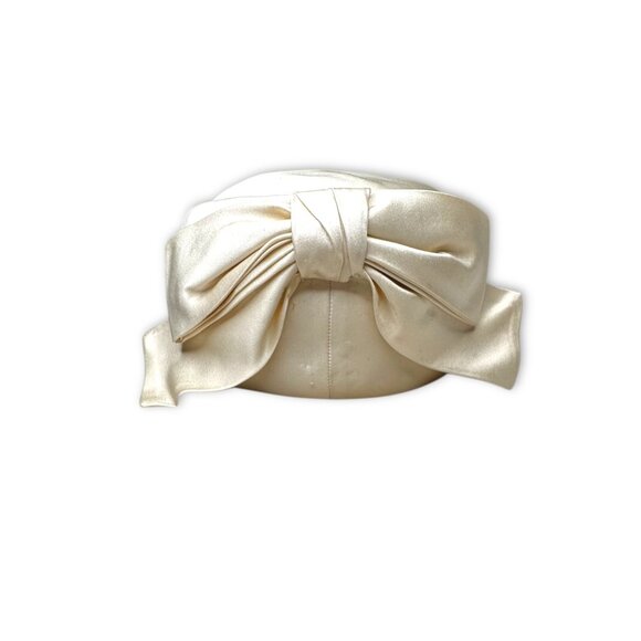 Vintage Lellén Daché Ivory Satin Bow Hat Pasadena Victorian Room - Picture 1 of 11